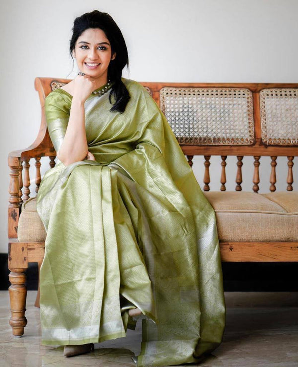 Light Green Colour Kanjivaram Woven Silk Saree With Blouse Piece